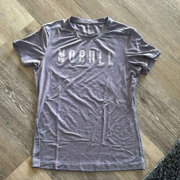 NOBULL Tops - Women’s NoBull Tee